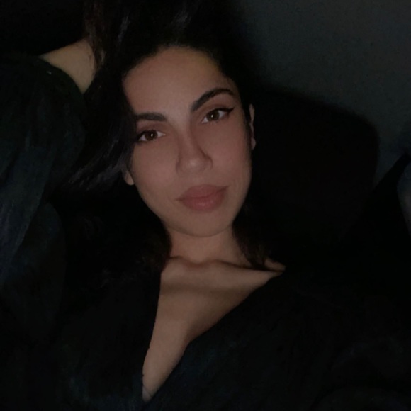 Meet your Posher, Lilit - Picture 1 of 4